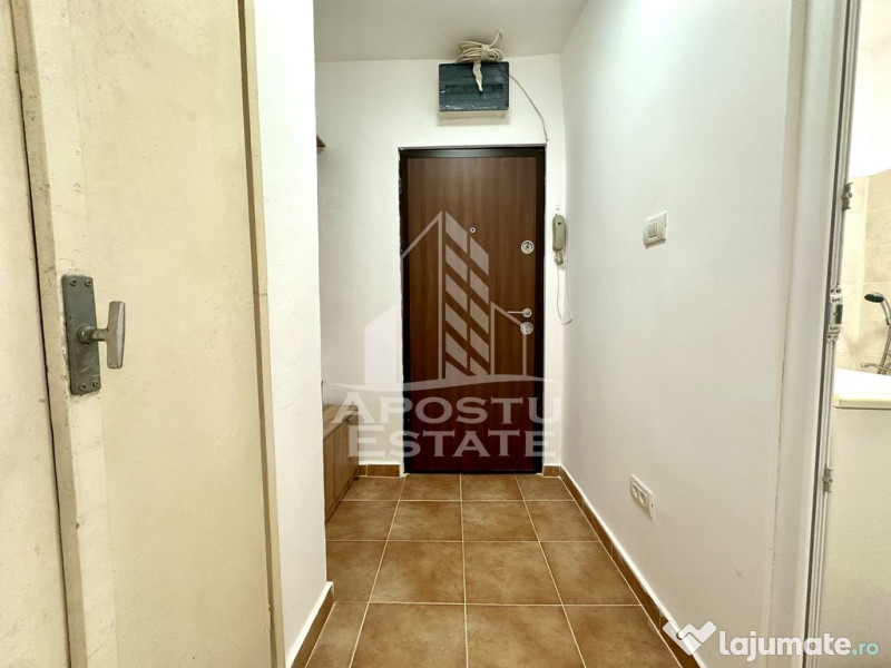 Apartament cu o camera, mobilat si utilat, situat in zona... 