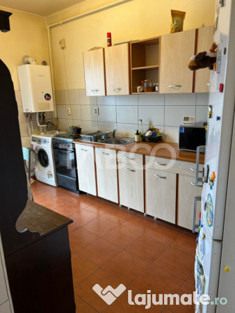 Vanzare apartament cu 2 camere decomandate cu parcare in vil 