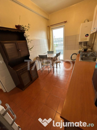 Vanzare apartament cu 2 camere decomandate cu parcare in vil 