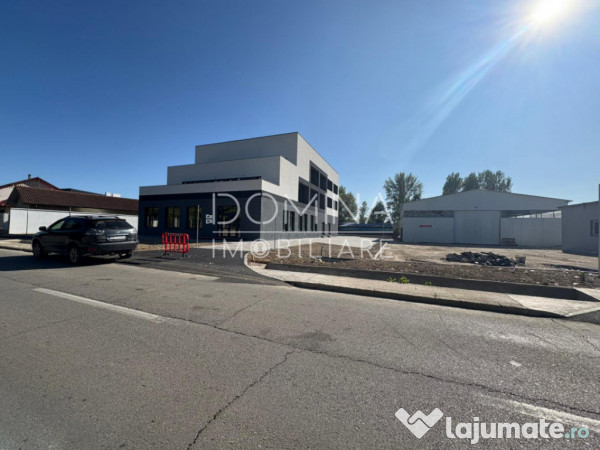 Spațiu comercial *peste 400 mp - parcare* - str. Tineretulu 