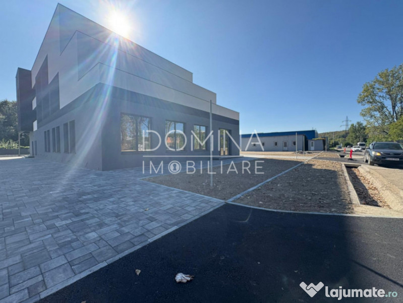 Spațiu comercial *peste 400 mp - parcare* - str. Tineretulu 