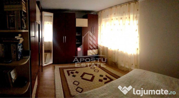 Apartament cu 4 camere, 2 bai, etaj intermediar, zona Soa...