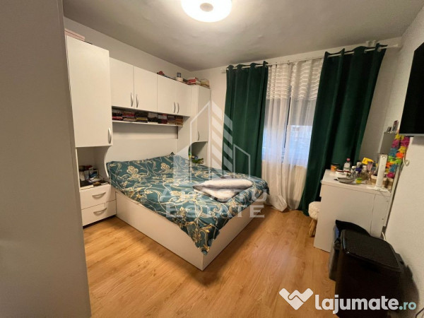 Apartament cu 4 camere, 2 bai, etaj intermediar, zona Soa...