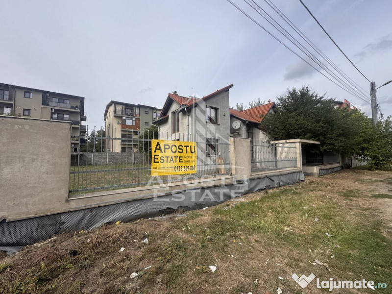 Casa la gri cu potential multiplu: birouri, cabinete, ser... 