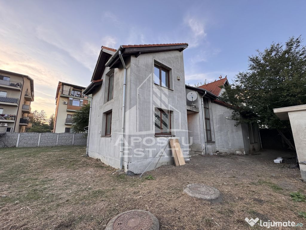 Casa la gri cu potential multiplu: birouri, cabinete, ser... 