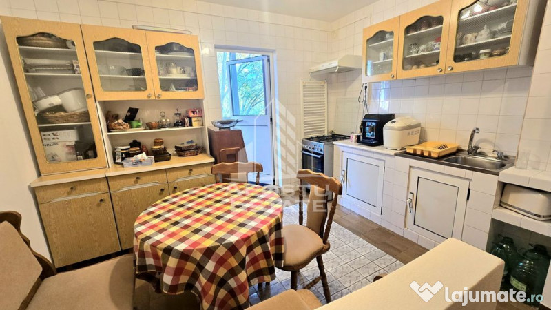 Apartament cu 2 camere, decomandat, centrala proprie, zon... 