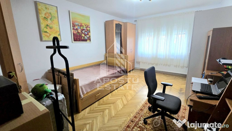 Apartament cu 2 camere, decomandat, centrala proprie, zon... 