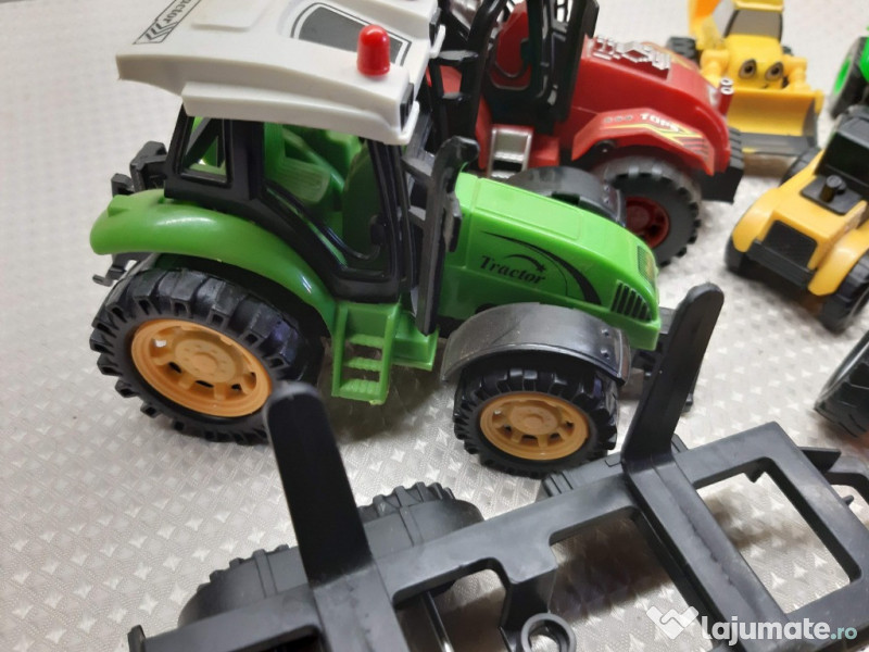 LOT Tractorase pentru diorame 