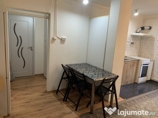 Inchiriez apartament 2 camere,decomandat, 60mp,Timisoara, 400euro