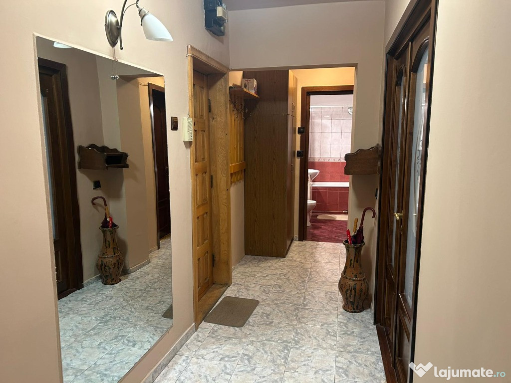 Ap. 3 cam decomandat - GARĂ, acces facil Univ. Al. Ioan Cuza