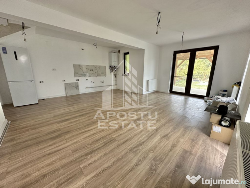 Duplex cu 4 camere, 2 bai si dressing in Giroc la asfalt. 