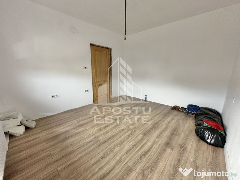 Duplex cu 4 camere, 2 bai si dressing in Giroc la asfalt. 