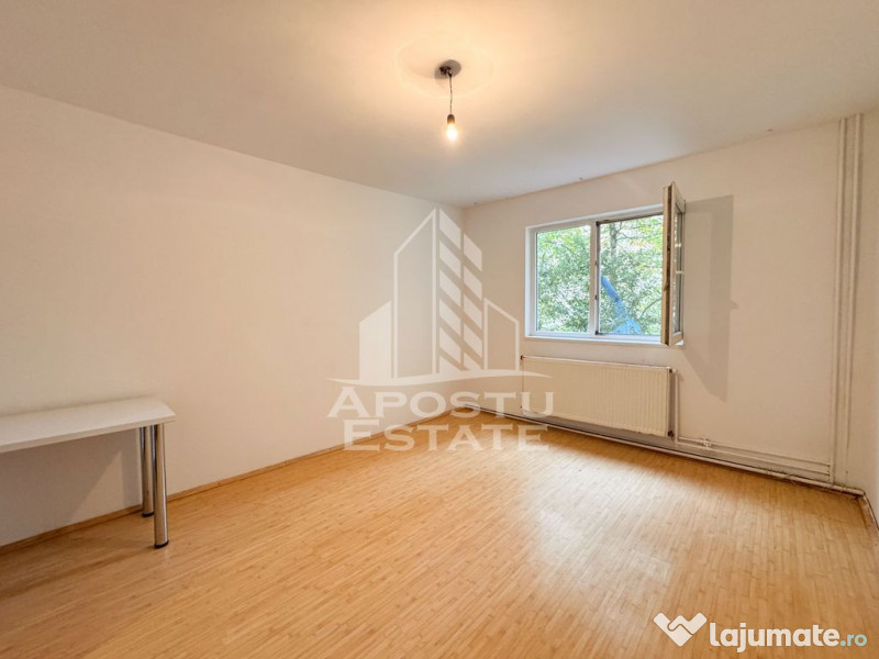 Garsoniera | 22mp | Boxa | Etajul 1/4 | Renovata | Zona B... 