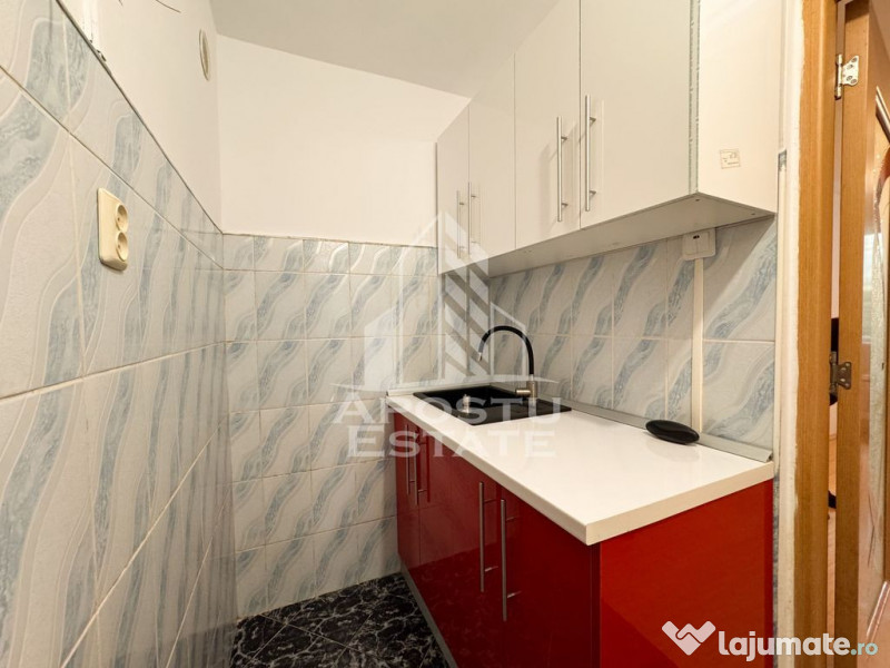 Garsoniera | 22mp | Boxa | Etajul 1/4 | Renovata | Zona B... 