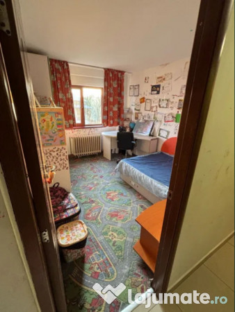 Apartament cu 3 camere de vanzare Nicolina 