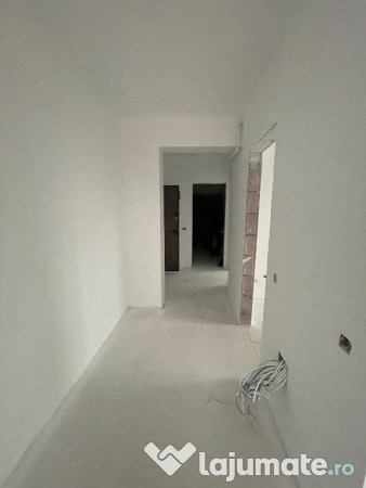 Apartament 2 camere, decomandat, cu balcon, Sos. Alexandriei