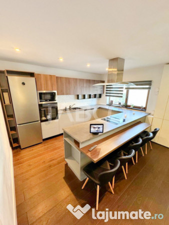 De vanzare apartament 3 camere si terasa in vila cartierul E