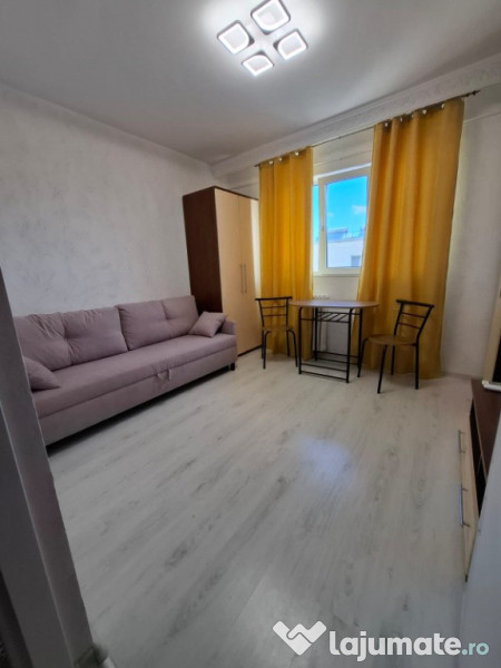 Cameră de cămin cu baie proprie,zona Bularga,cu chirias(250euro)