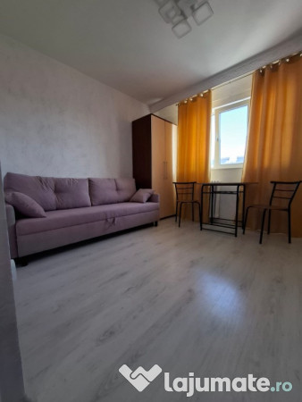 Cameră de cămin cu baie proprie,zona Bularga,cu chirias(250euro)