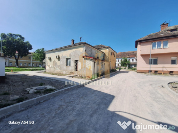 Casa si centru comercial Bod Colonie 