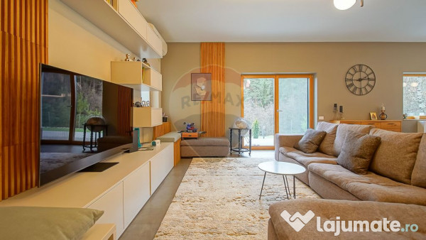 Vila moderna cu vedere spre padure Poiana Angelescu 