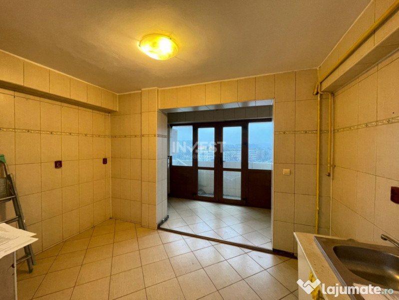 Apartament 4 camere-Podu Ros-Palas-sens giratoriu 