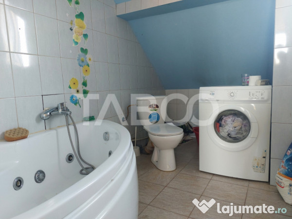Apartament decomandat 3 camere zona centrala Cisnadie de van