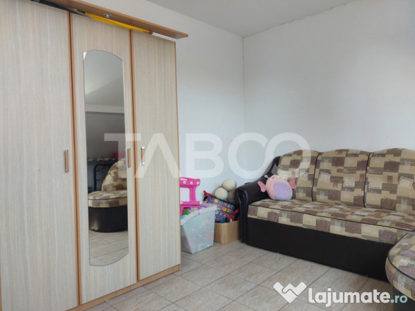 Apartament decomandat 3 camere zona centrala Cisnadie de van