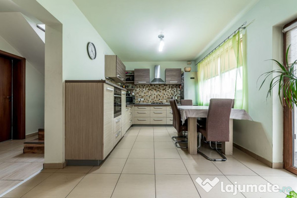 VILĂ MODERNĂ CU PISCINĂ, SAUNĂ- COMISION 0% – ARADU... 