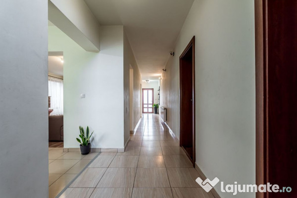 VILĂ MODERNĂ CU PISCINĂ, SAUNĂ- COMISION 0% – ARADU... 