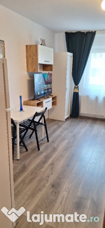 Închiriez garsoniera zona Coresi 