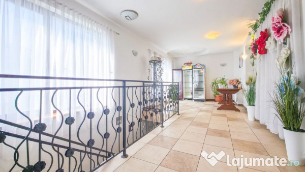 De vânzare – Proprietate comercială tip Restaurant & ... 