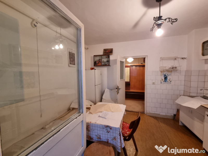 BISTRIȚA LAC- Apartament 3 camere decomandate/două băi/do 