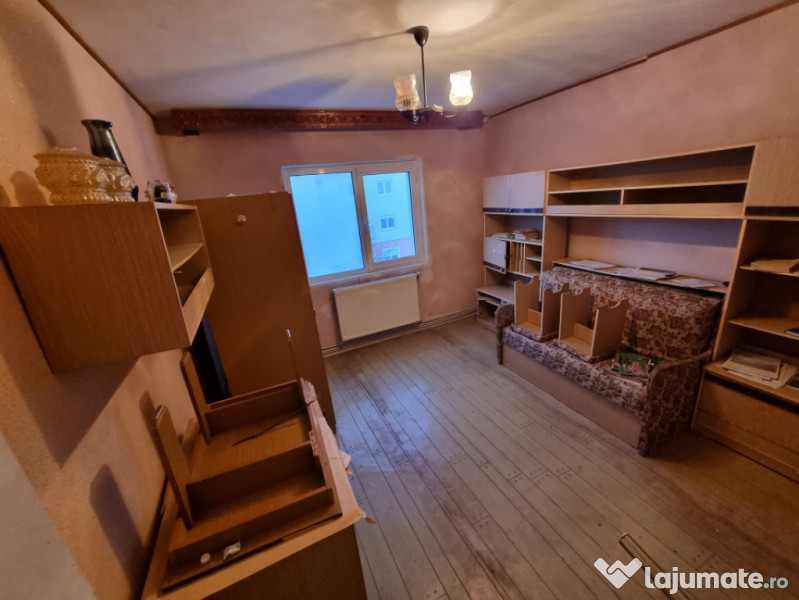 BISTRIȚA LAC- Apartament 3 camere decomandate/două băi/do 
