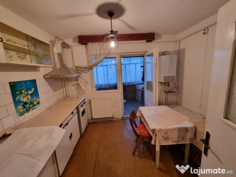 BISTRIȚA LAC- Apartament 3 camere decomandate/două băi/do 