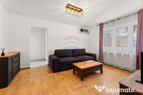 Apartament de închiriat cu 3 camere Ultracentral, parcar...