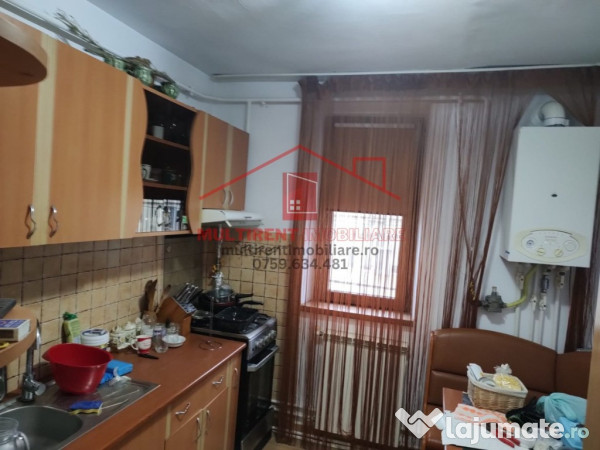 Str. Isaccei - Apartament 3 camere cu centrala pe Gaz!