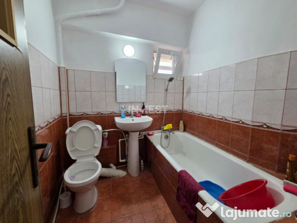 DE VANZARE-APARTAMENT 4 CAMERE-DECOMANDAT-DACIA 