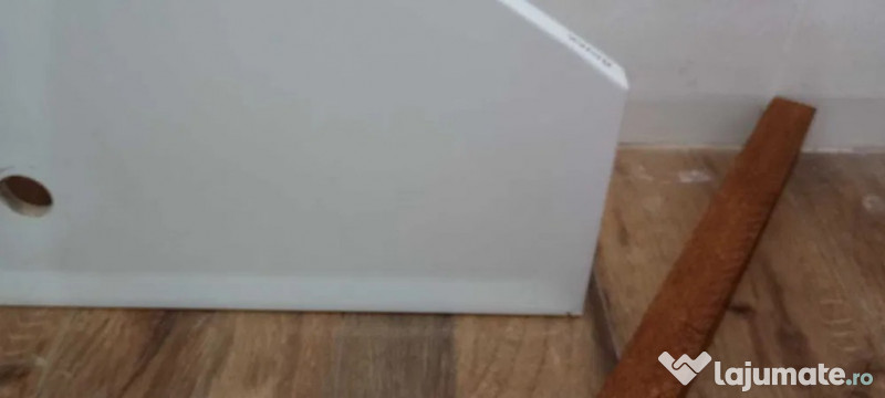 Cada Cersanit si chiuveta Avocado Ravak, pentru bai mici 