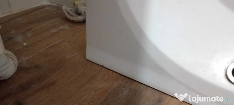 Cada Cersanit si chiuveta Avocado Ravak, pentru bai mici 