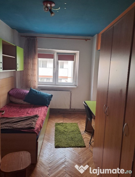 Inchiriez apartament 3 camere Intrarea Ariesului, Sibiu 