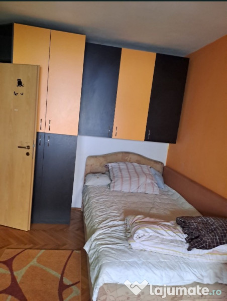 Inchiriez apartament 3 camere Intrarea Ariesului, Sibiu 