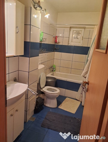 Inchiriez apartament 3 camere Intrarea Ariesului, Sibiu 