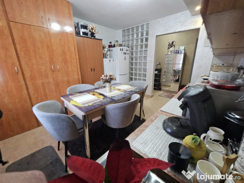 Apartament 3 camere,parter – Zona Piața Centrala 