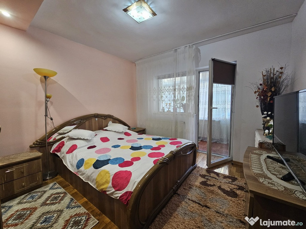 Apartament 3 camere,parter – Zona Piața Centrala 