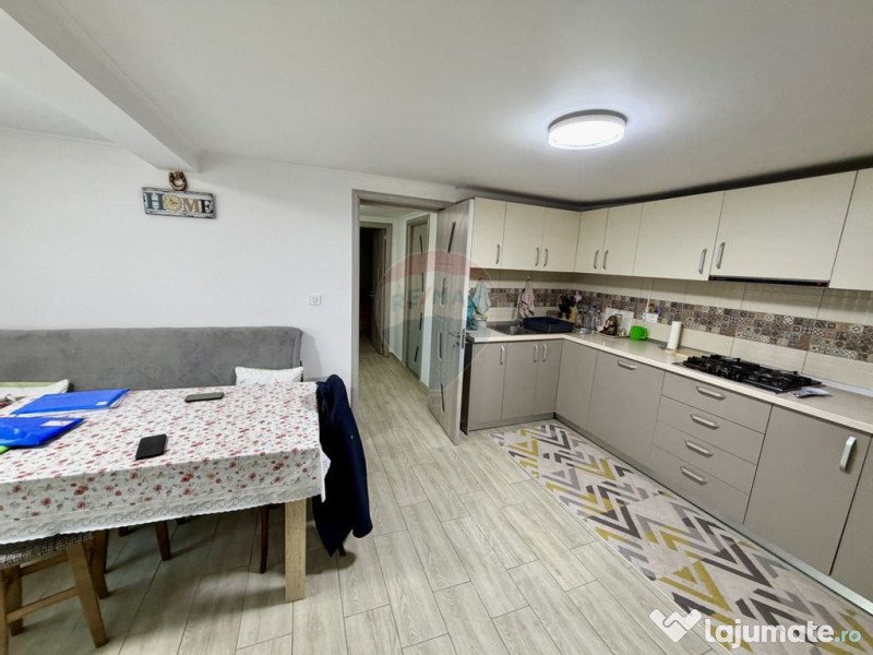 Casă / Vilă cu 4 camere de vânzare în zona Central