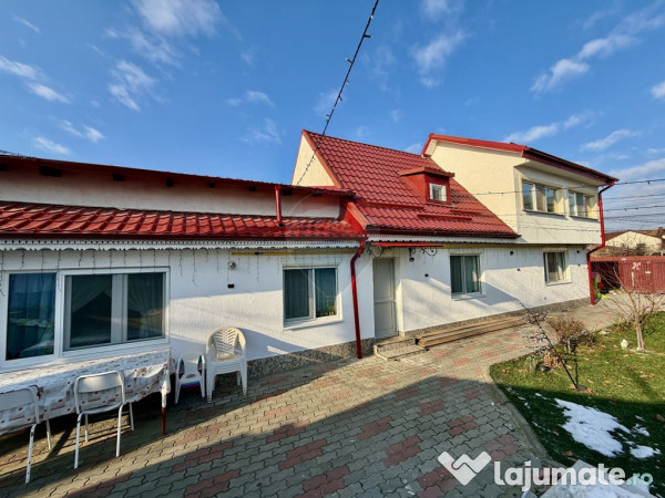 Casă / Vilă cu 4 camere de vânzare în zona Central