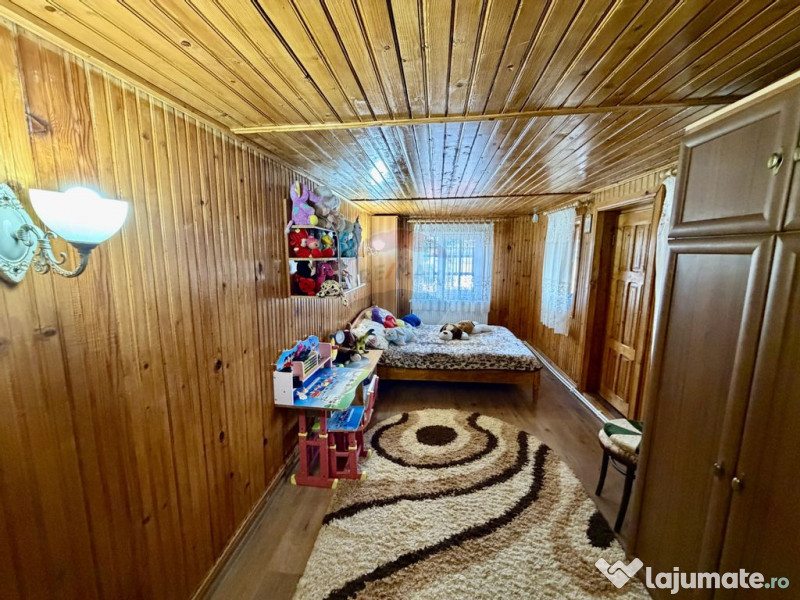 Casă / Vilă cu 4 camere de vânzare în zona Central