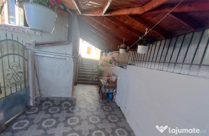 Resita Muncitoresc Casa Zona Lini#537;tit#259;