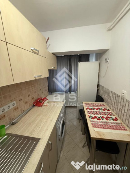 Garosniera de vânzare strada Carpați 